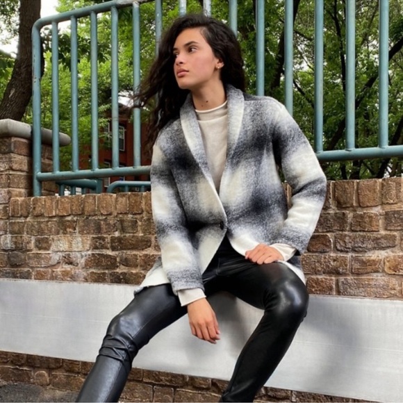 NWT Aritzia off-duty jacket - Picture 2 of 14